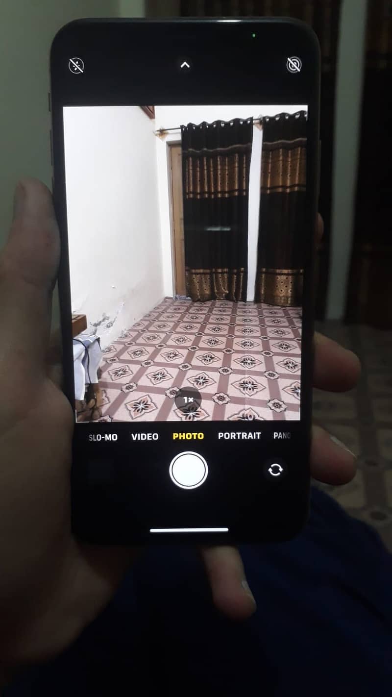 Apple iPhone XS Max 7