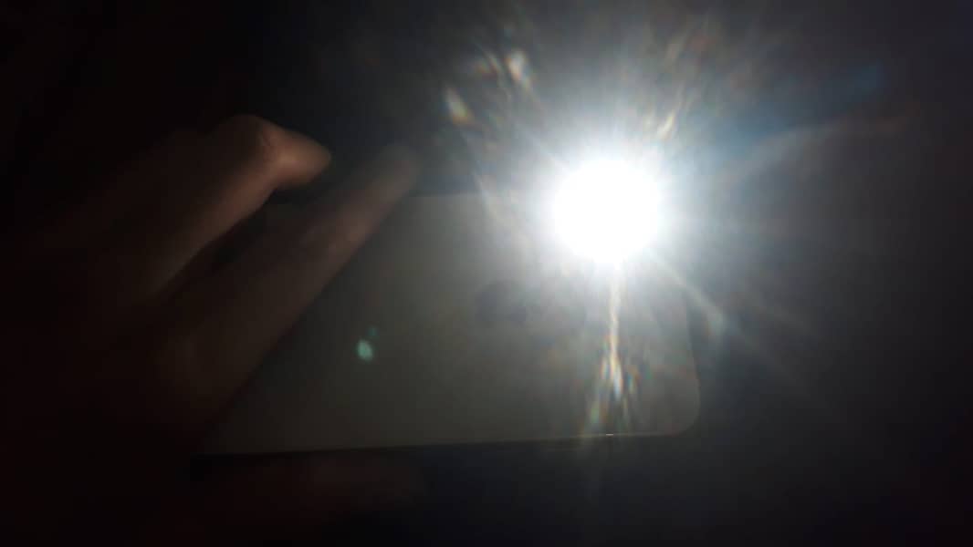 Apple iPhone XS Max 9