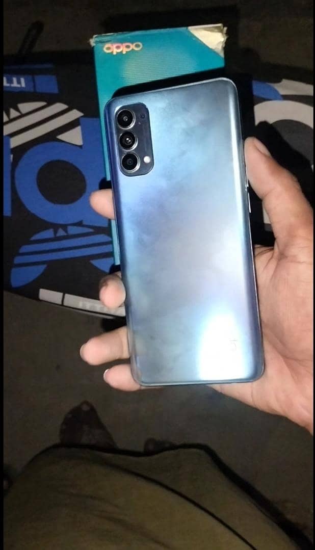 OPPO Reno4 3
