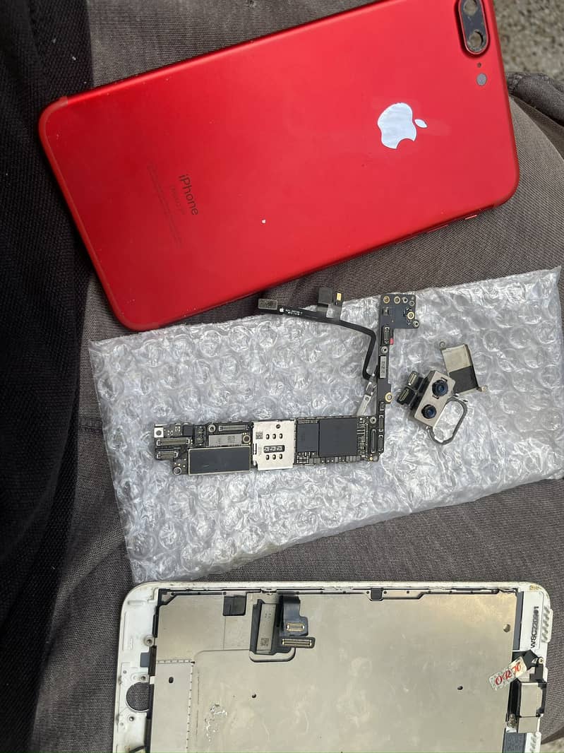 Apple iPhone 7 Plus 0