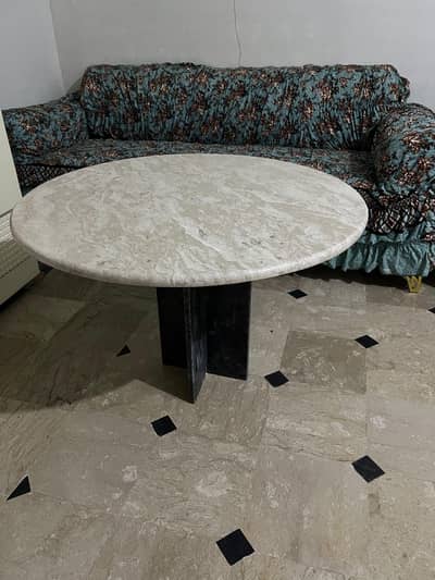 Round Marble Center Table with Black Marble Base – Elegant Design