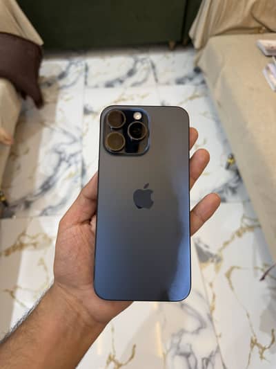Apple iPhone 15 Pro Max lush