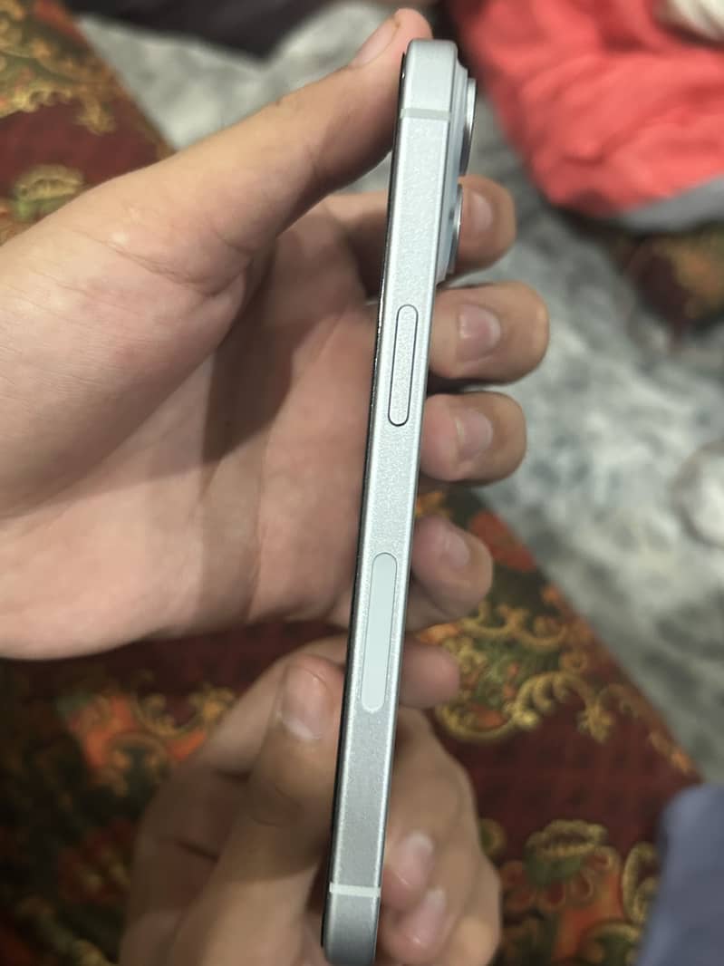 Apple iPhone 15 2