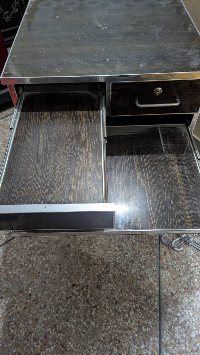 computer table 2