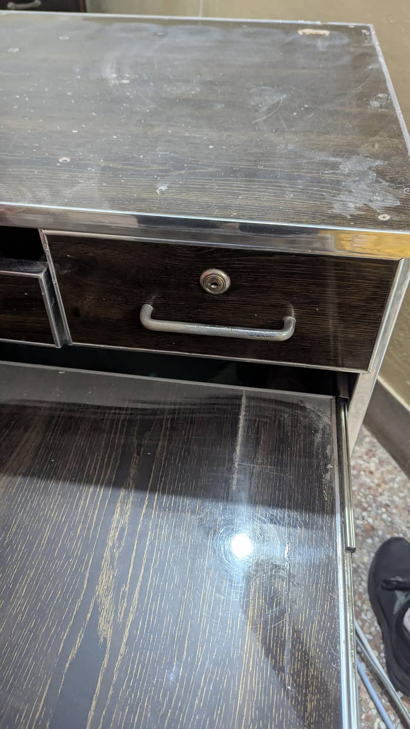 computer table 3