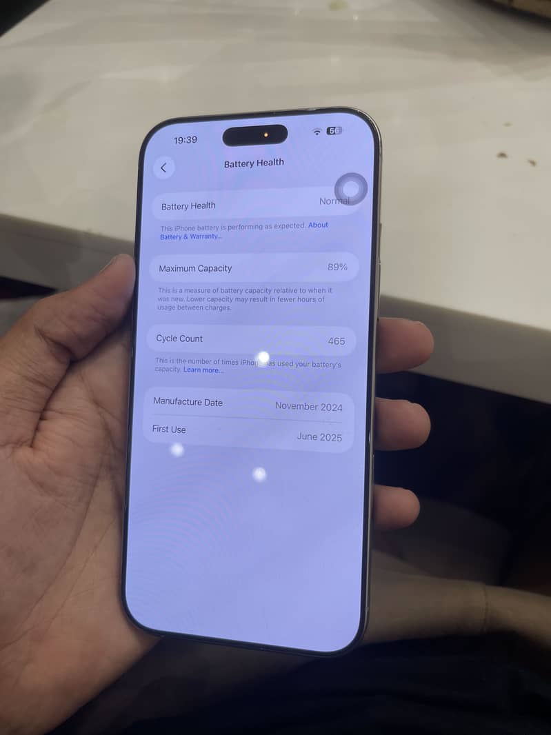 Apple iPhone 16 Pro Max 9