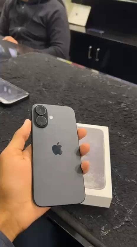 Apple iPhone 16 With BoX 0