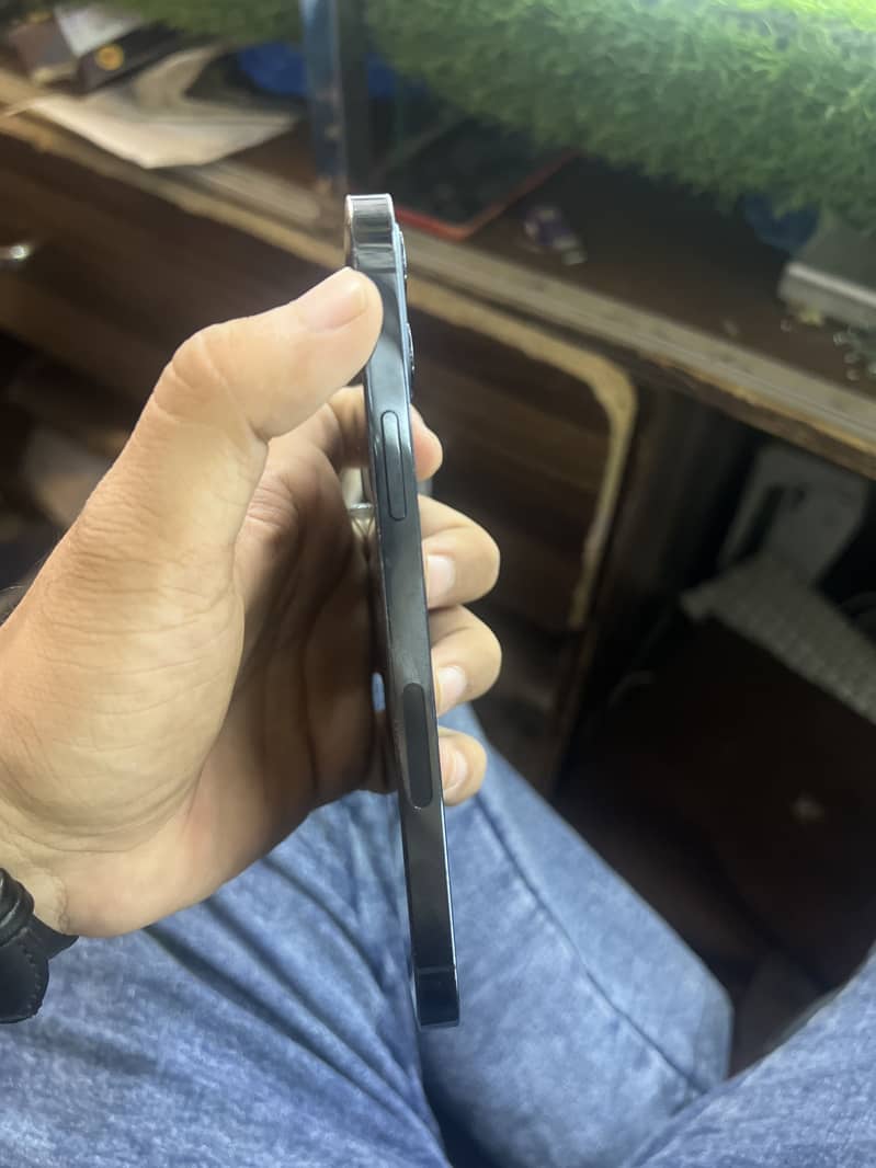 Apple iPhone 12 Pro 1