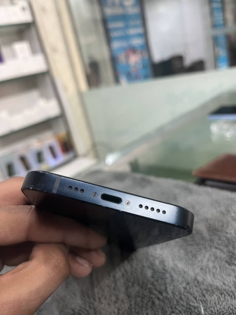 Apple iPhone 13 1