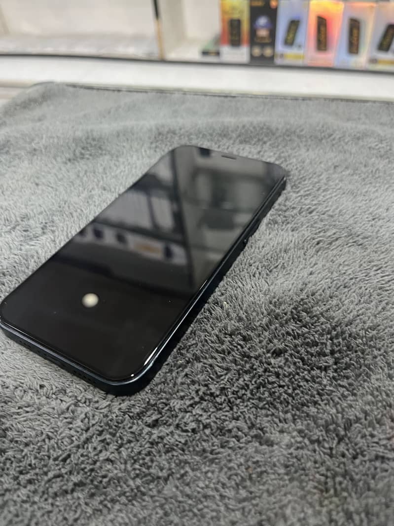 Apple iPhone 13 3