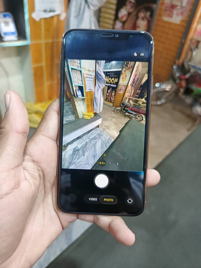 Apple iPhone 11 Pro Max 1