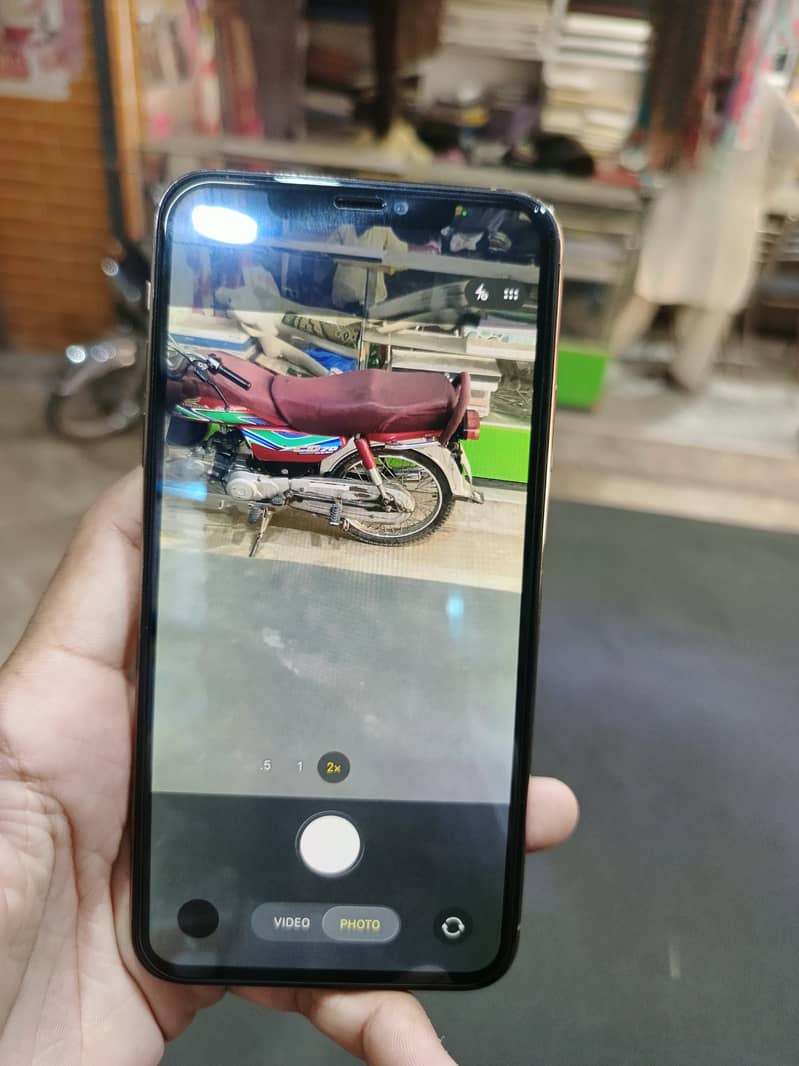 Apple iPhone 11 Pro Max 7