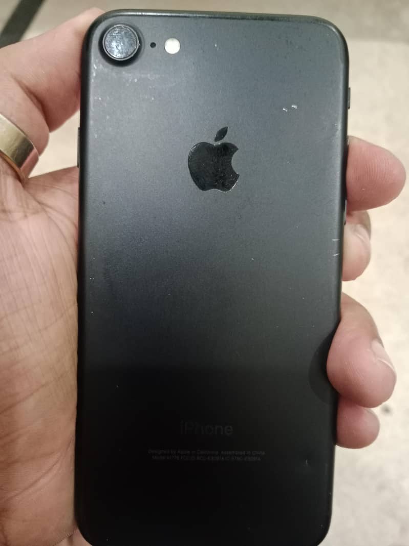 Apple iPhone 7 1
