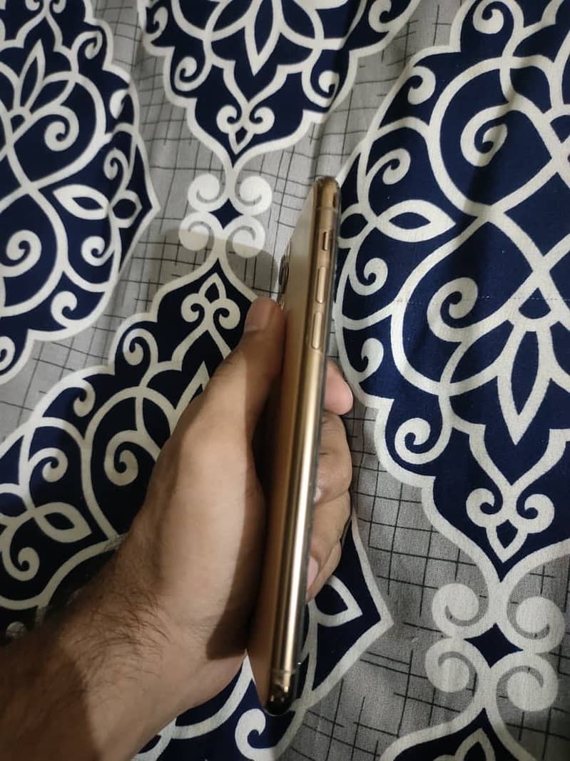 Apple iPhone 11 Pro Max 5