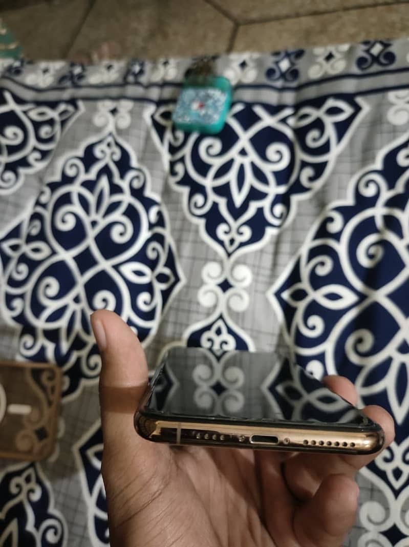 Apple iPhone 11 Pro Max 6