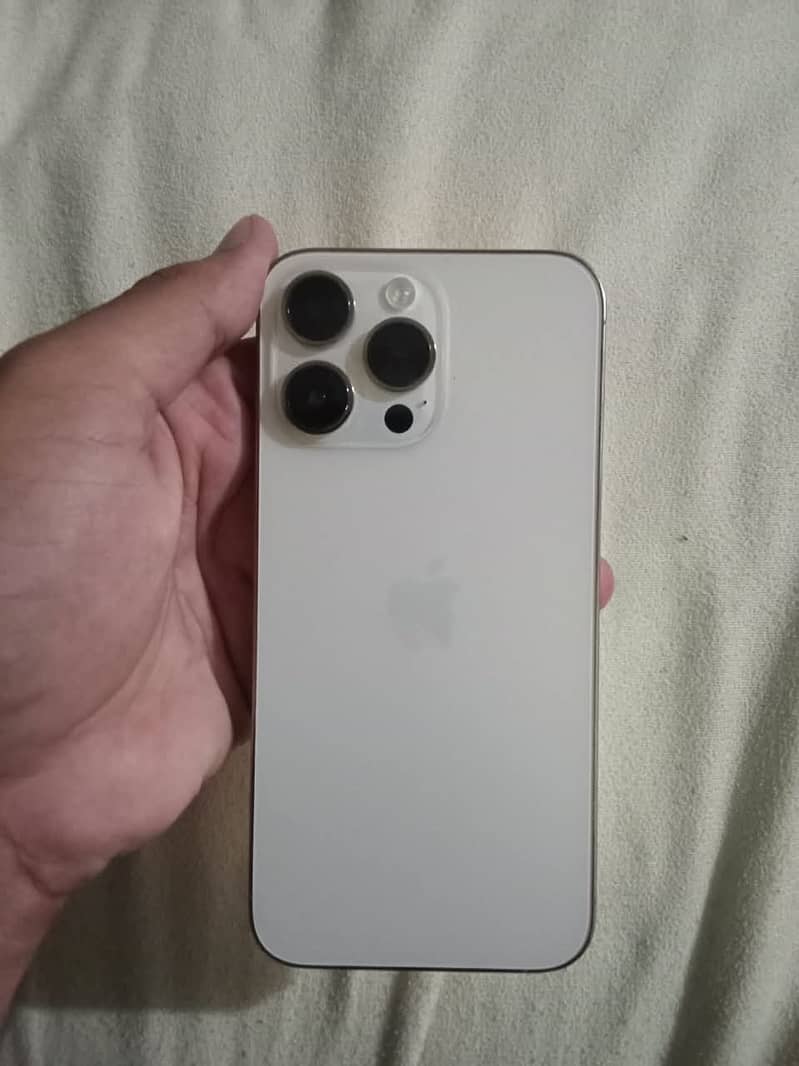 Apple iPhone 14 Pro Max 1