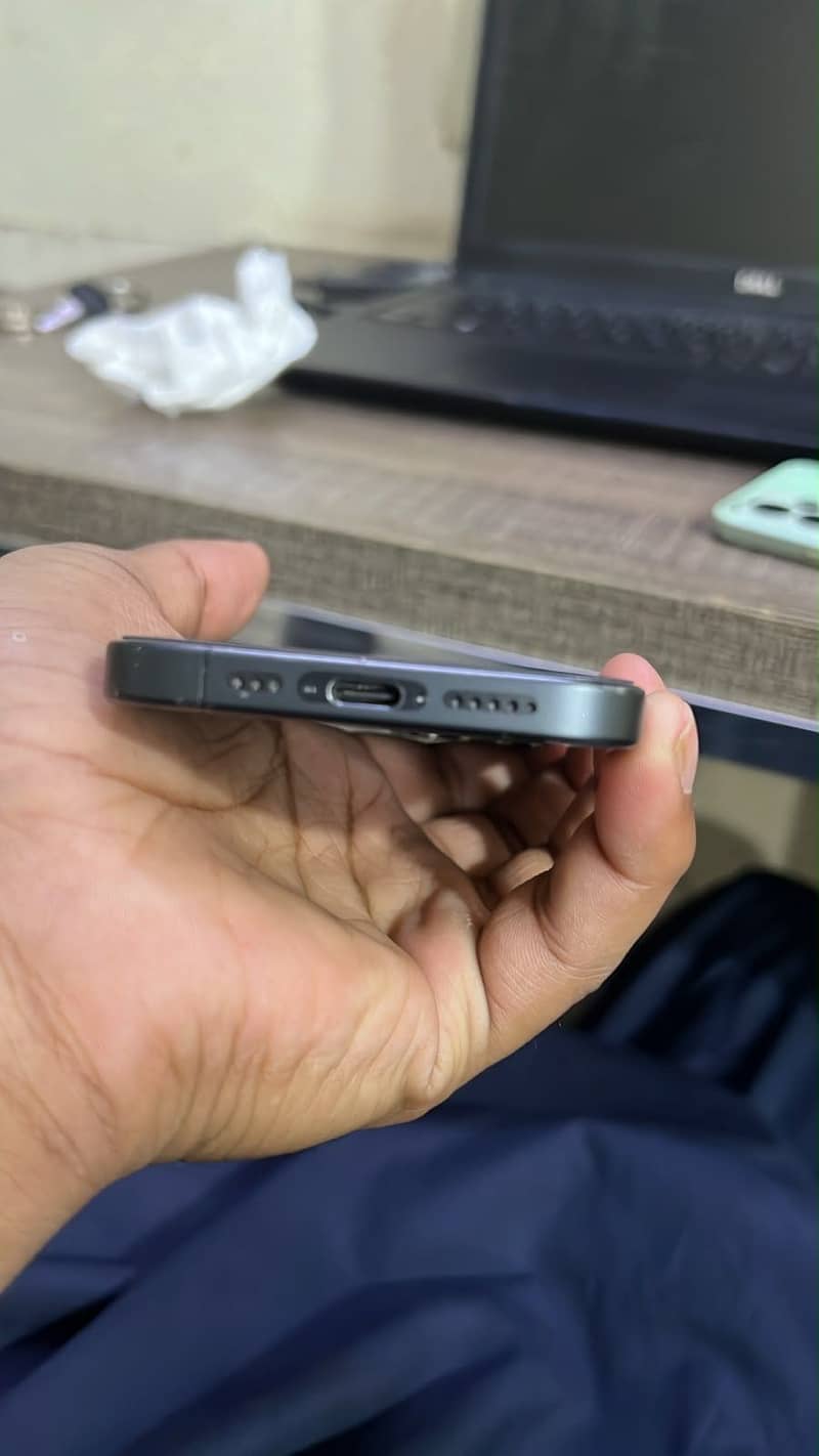 Apple iPhone 15 Pro 3