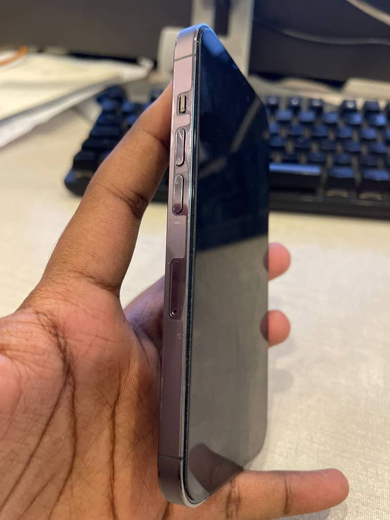 iPhone 14 Pro 2