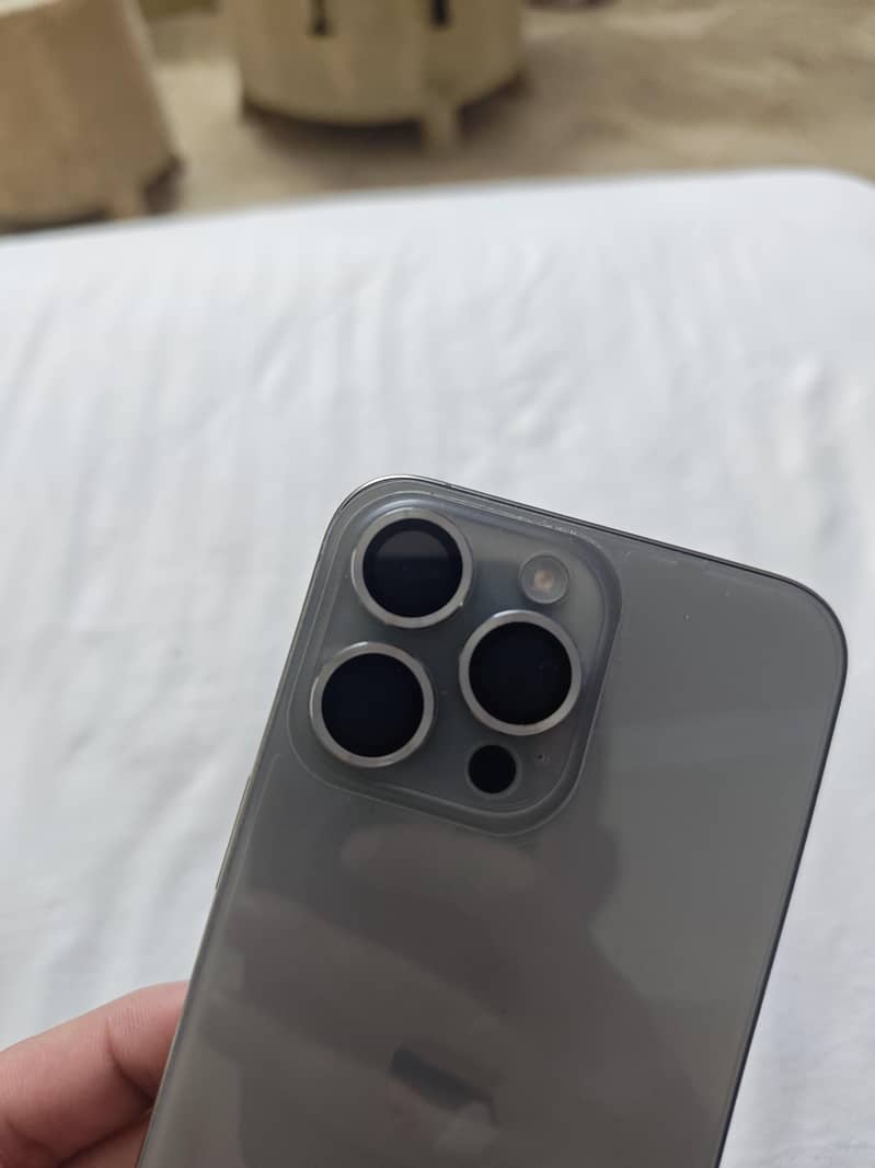 Apple iPhone 15 Pro Max 5