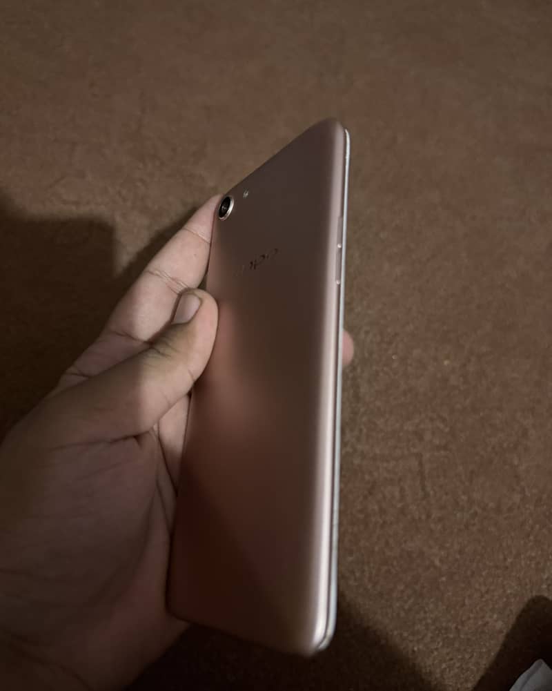 Oppo A83 4