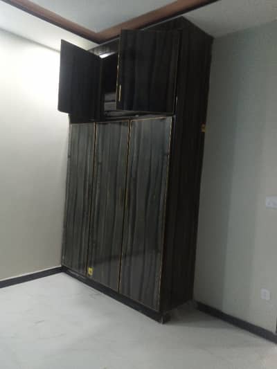 8 Marla 2nd Floor Portion For Rent Near College Road