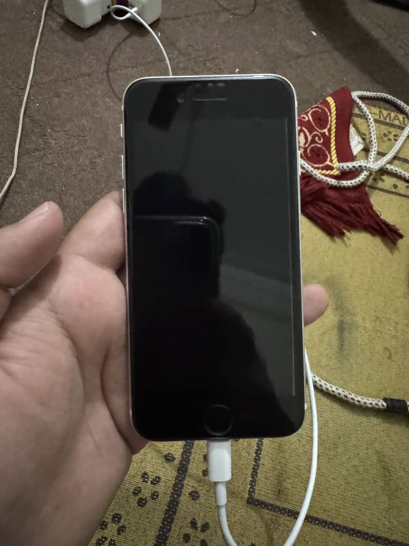Apple iPhone SE 0