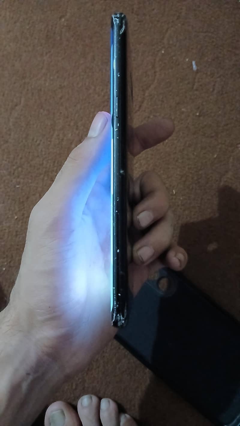 Samsung Mobile S8 Plus 3