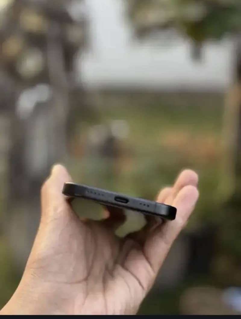 Apple iPhone 16 1