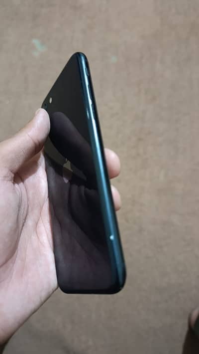 Apple iPhone SE