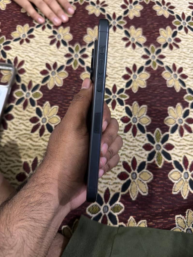 Apple iPhone 15 Pro Max 1