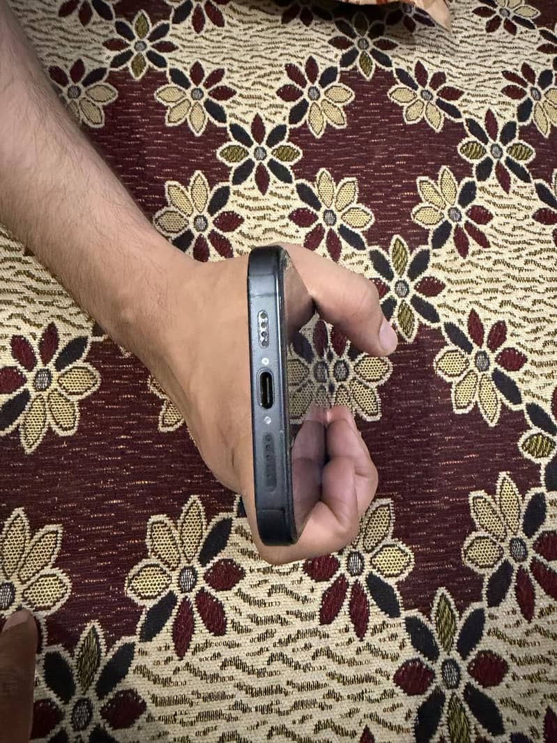 Apple iPhone 15 Pro Max 3
