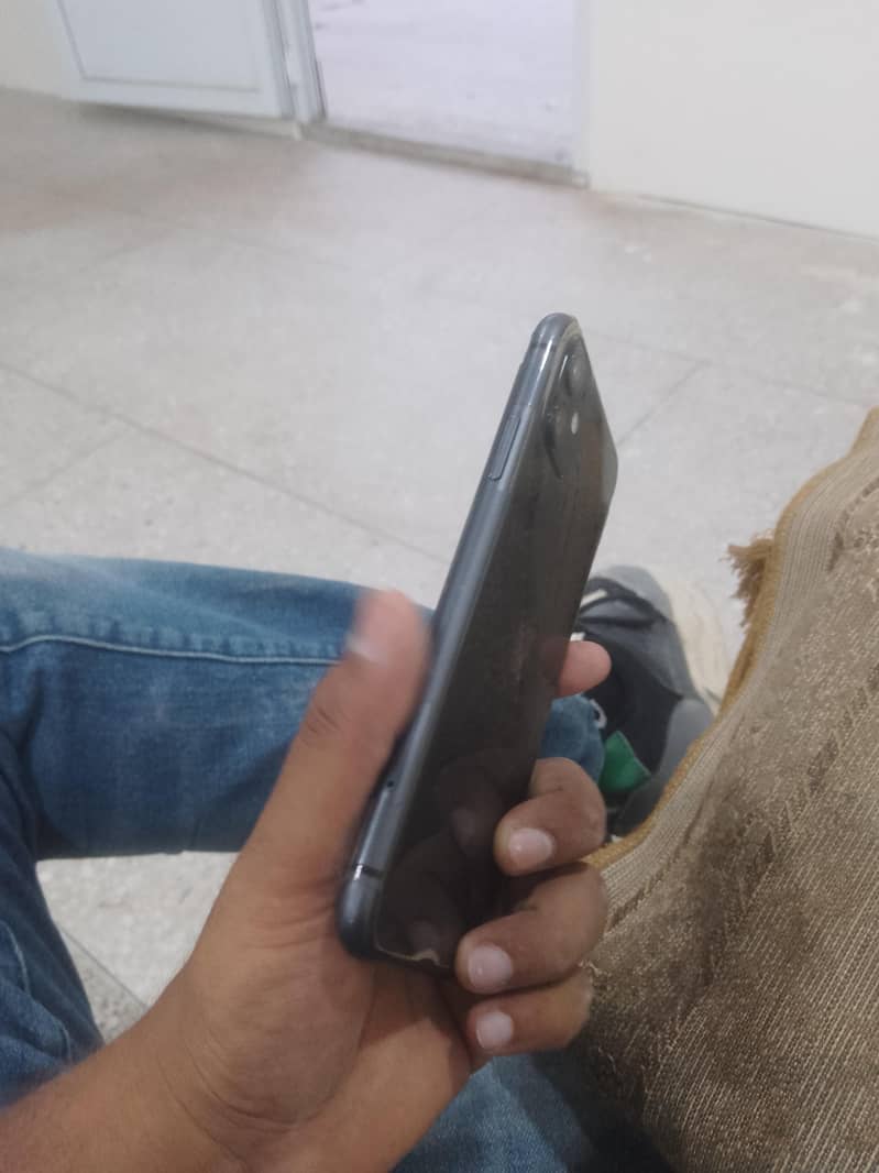 Apple iPhone 11 6