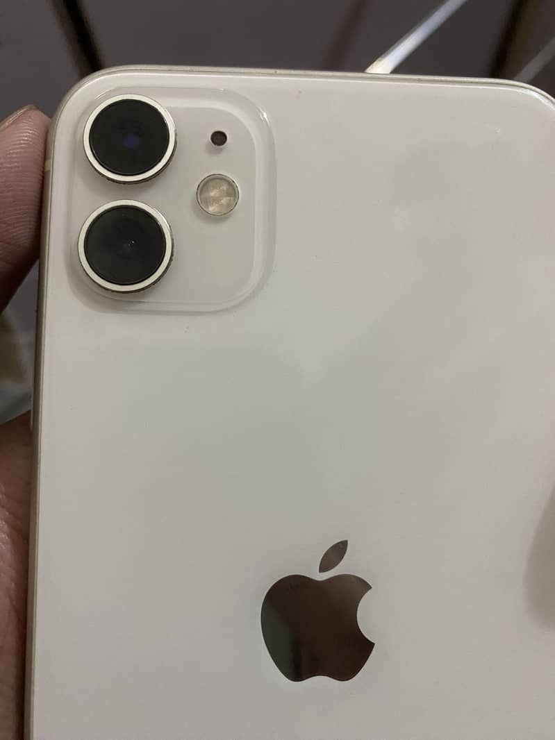 Apple iPhone 11 3