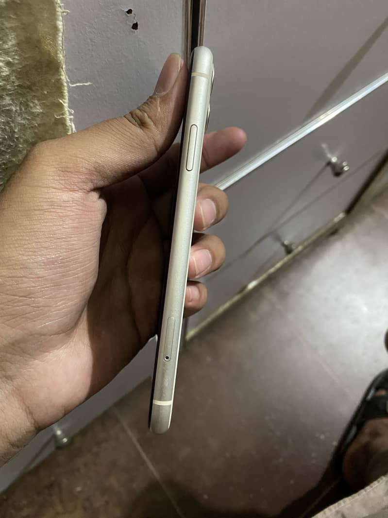 Apple iPhone 11 5
