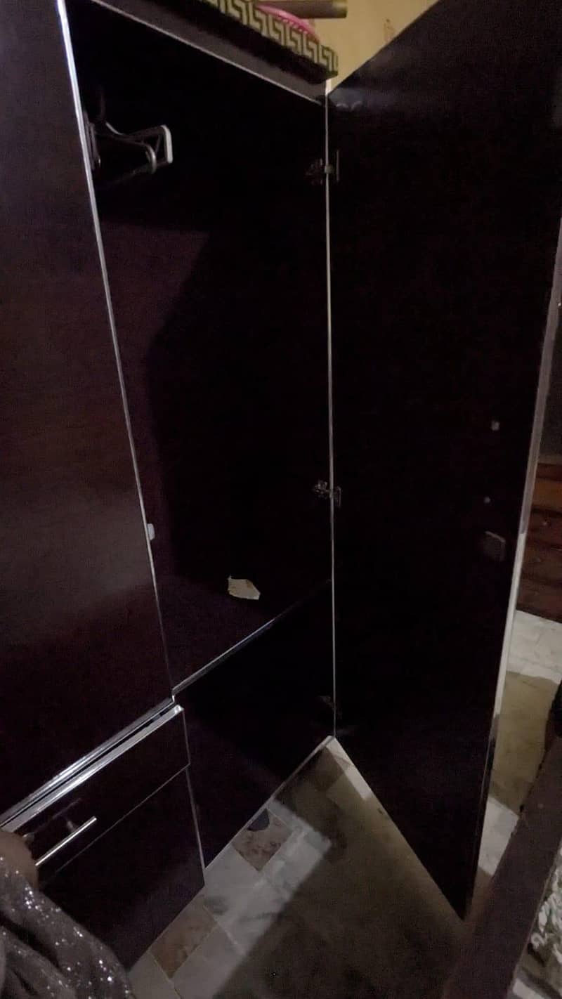wardrobe 1