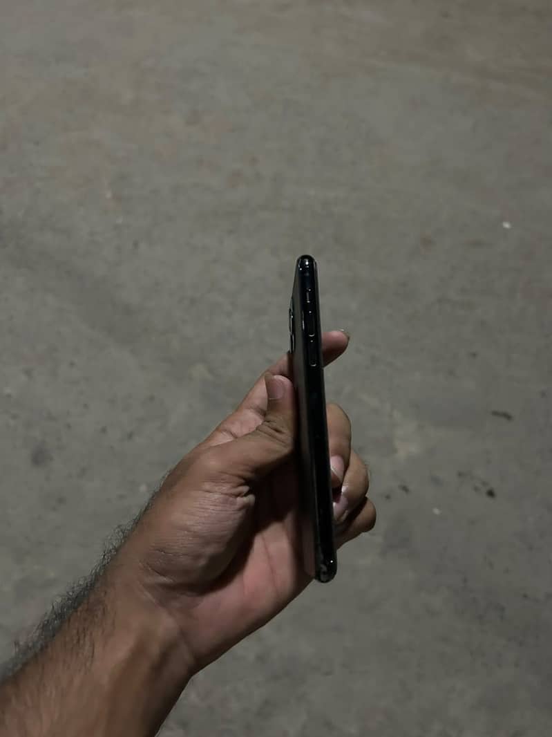 Apple iPhone 11 Pro 3