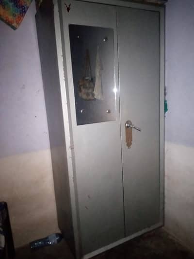 Almari for Sale in Good Condition
