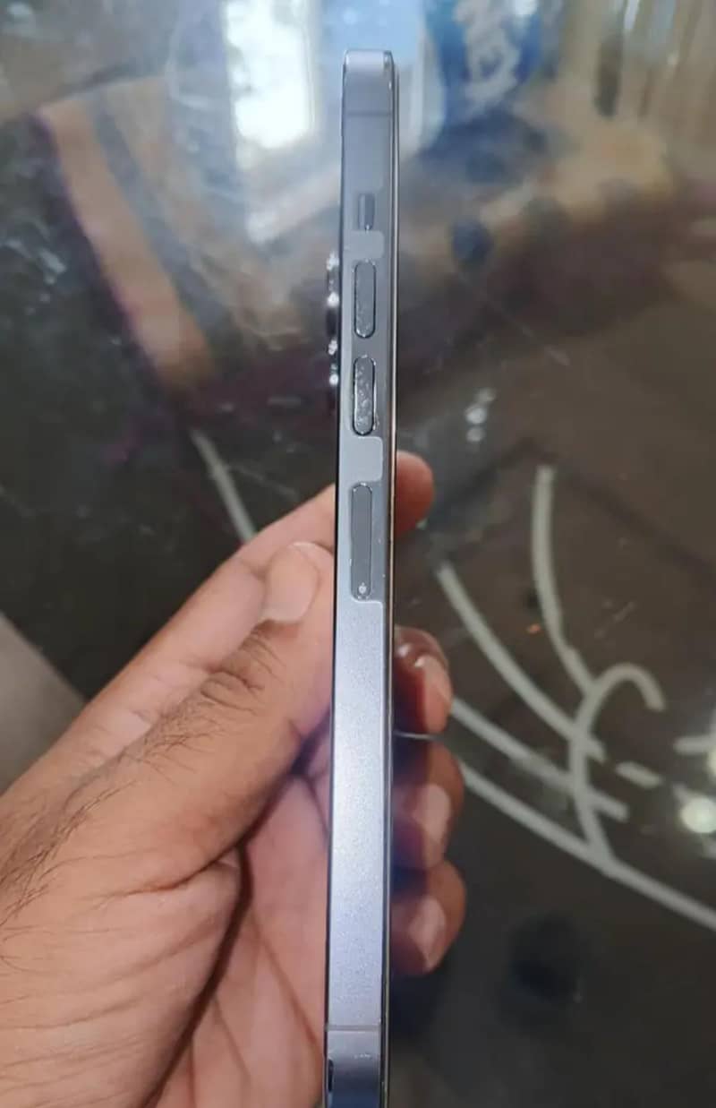 Apple iPhone 13 Pro Max 2