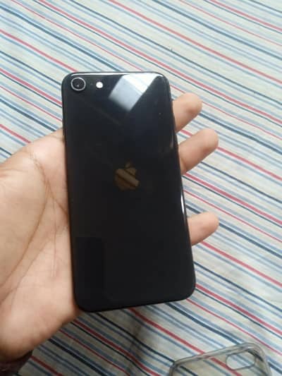 Apple iPhone SE 2020 total ganiune