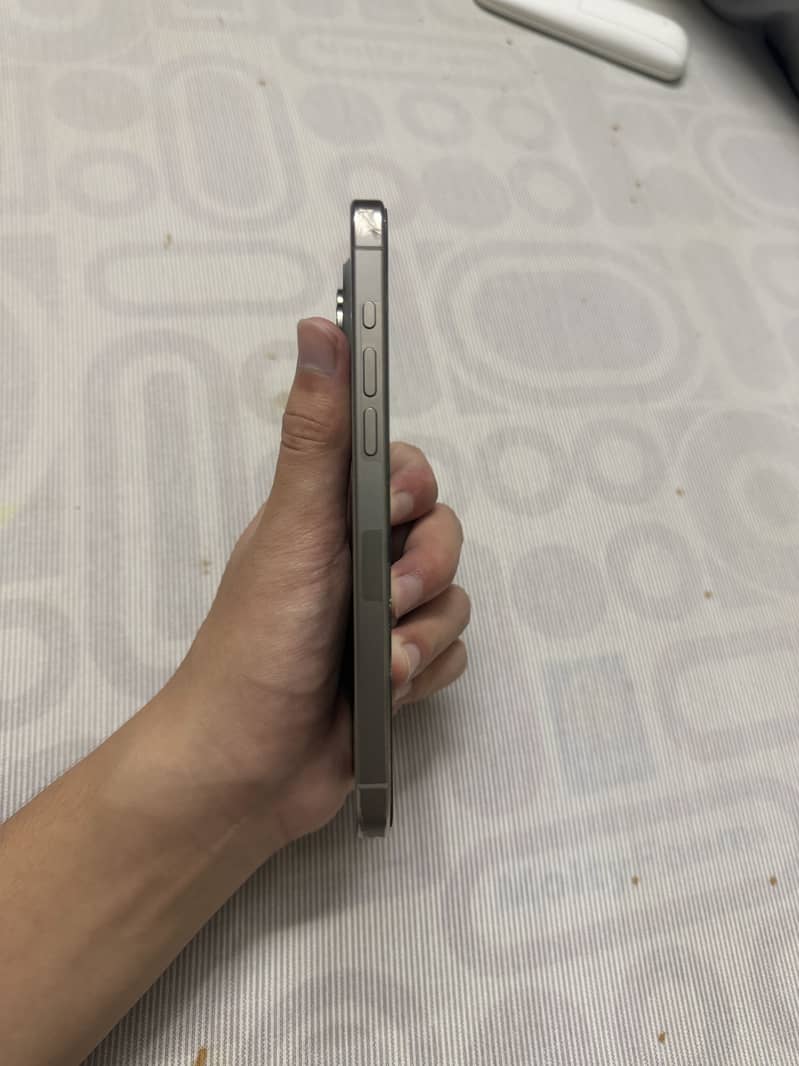 Apple iPhone 15 Pro Max 0