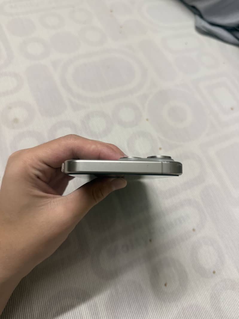 Apple iPhone 15 Pro Max 1