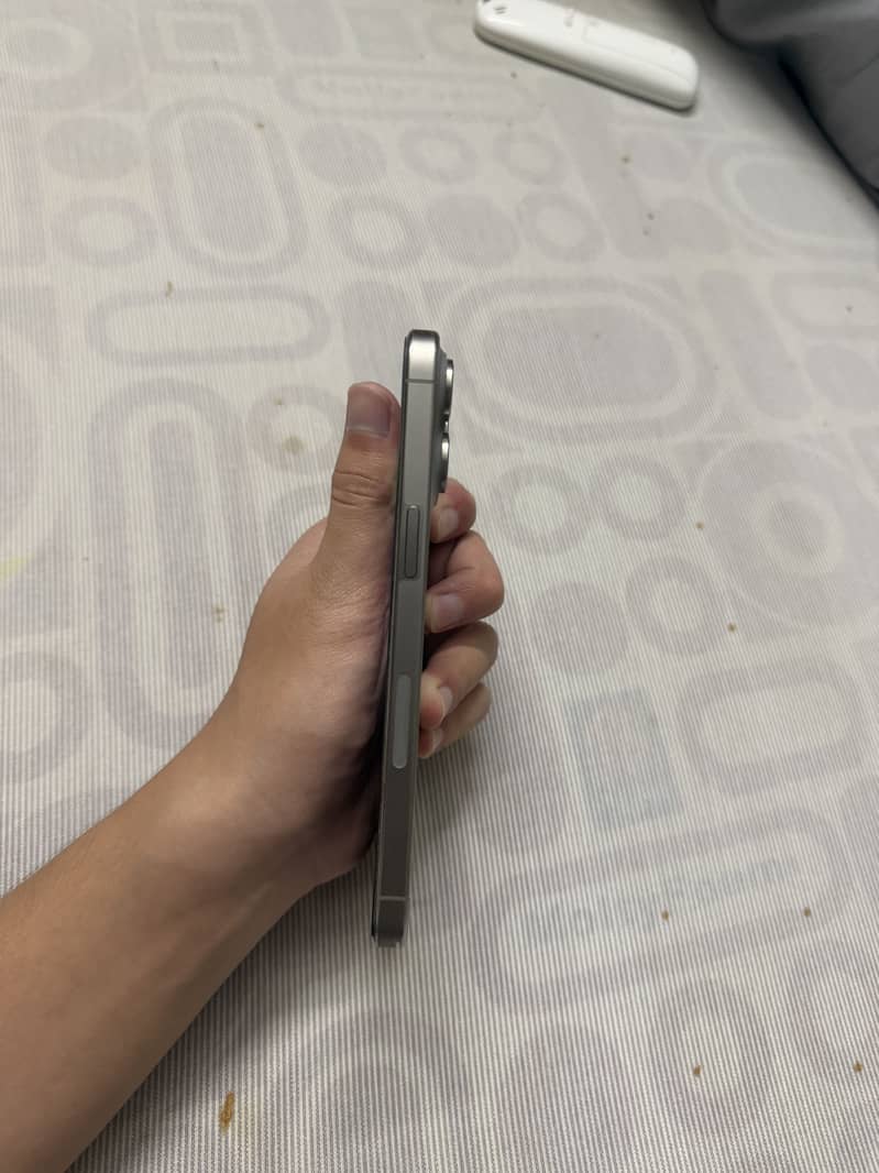 Apple iPhone 15 Pro Max 3