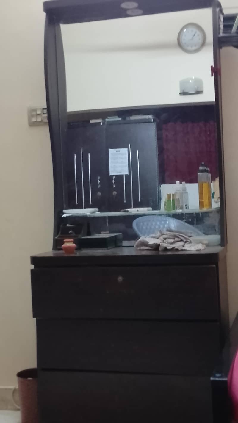 dressing table 2