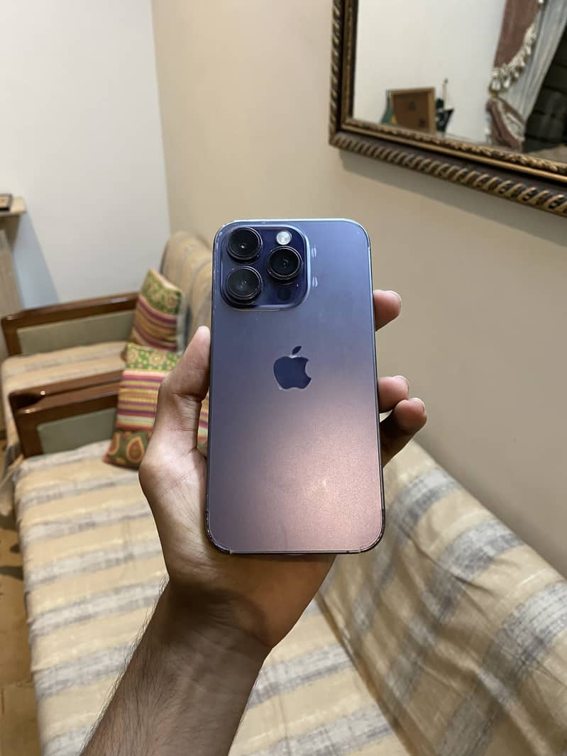 Apple iPhone 14 Pro 1