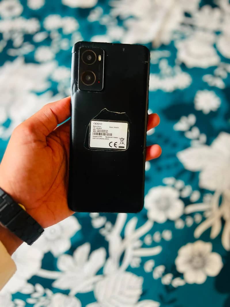 OPPO A76 0