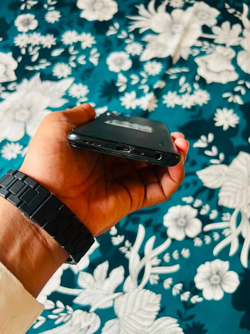 OPPO A76 3