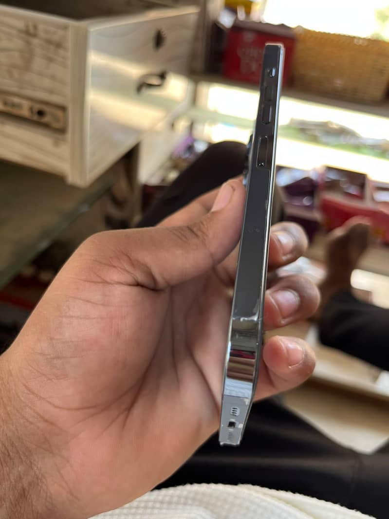 Apple iPhone 13 Pro Max 6