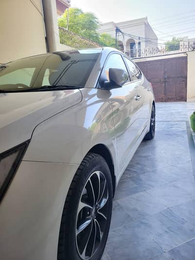 Hyundai Elantra 2022