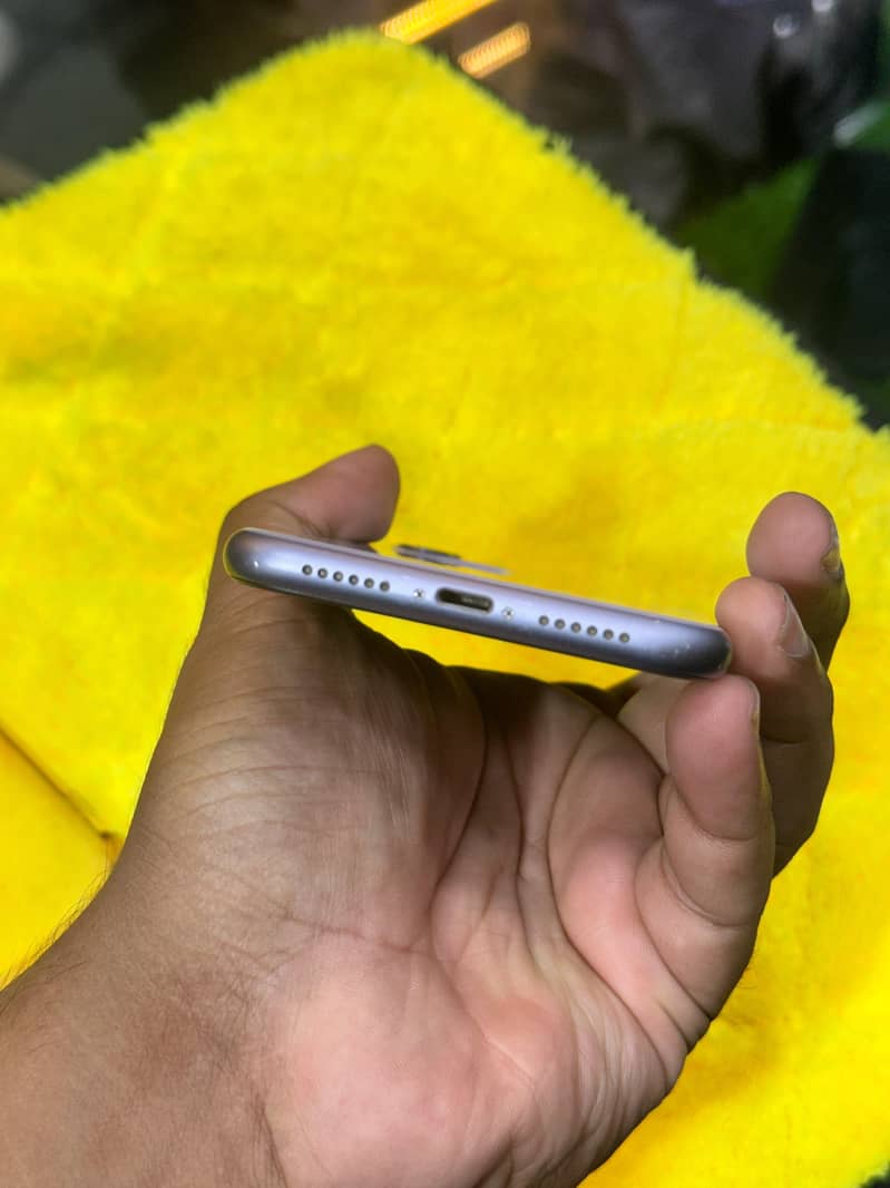Apple iPhone 11 5