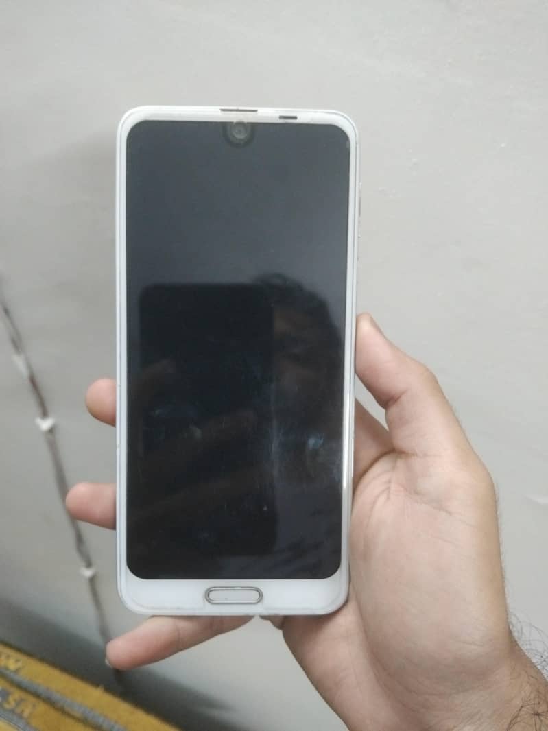 Sharp Aquos R2 1